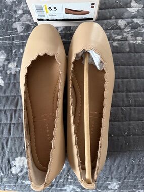 Lauren Conrad Taupe Scalloped Ballet Flats